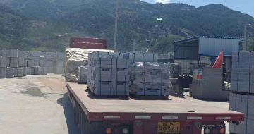 铁岭 芝麻白仿形路沿石，直形路沿石