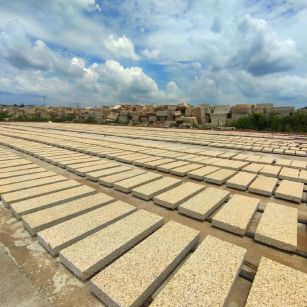 铁岭 黄金麻花岗岩荔枝面地铺石防护中