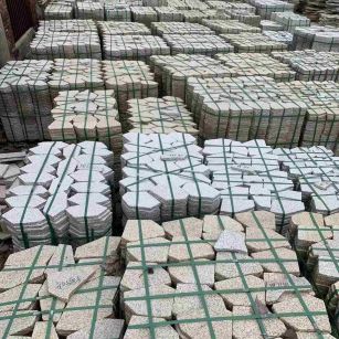 铁岭 黄金麻白麻花岗岩荔枝面地铺石(冰裂纹)