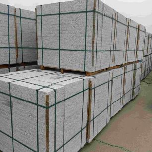 铁岭 白麻花岗岩石材荔枝面地铺石（300*600*50）