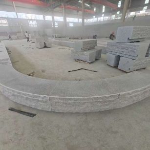 铁岭 芝麻白异形坐凳，自然面光面弧形加工