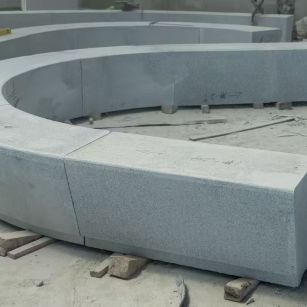 铁岭 芝麻白花岗岩光面弧形坐凳