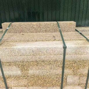 铁岭 黄金麻花岗岩石材机切面栏杆料半成品