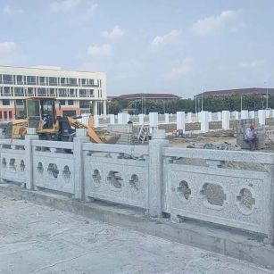 铁岭 白麻花岗岩荔枝面河道栏杆