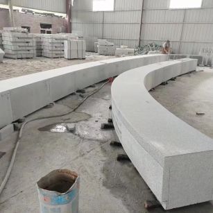 铁岭芝麻白花岗岩石板材 园林光面弧形坐凳