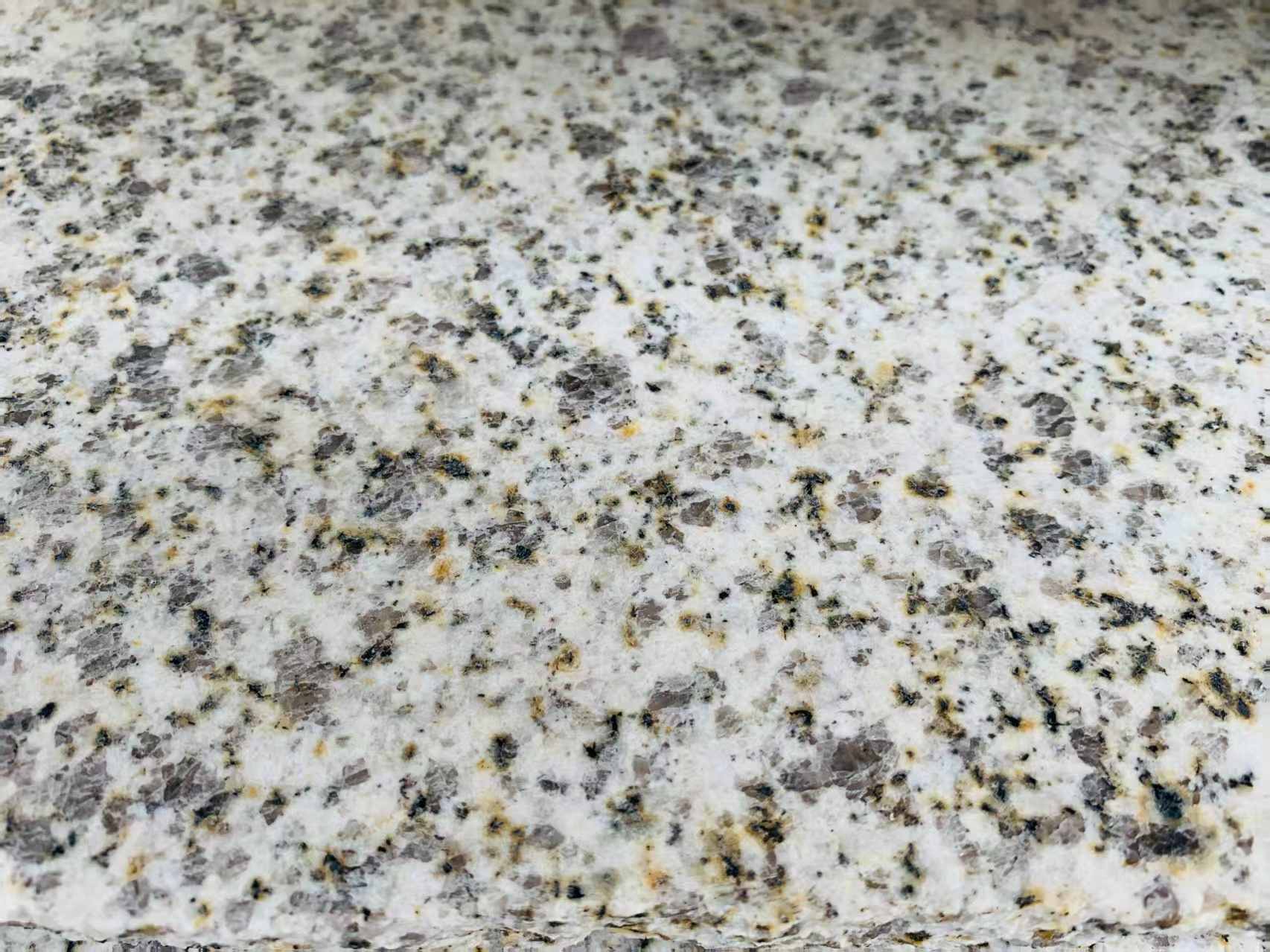 铁岭 黄金麻花岗岩石材浅黄光面