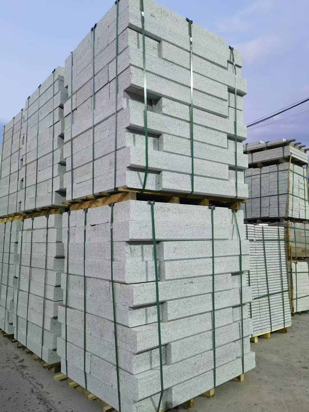 铁岭 芝麻白花岗岩路沿石，路缘石，路肩石，道牙，立缘石，马路牙子，街沿石，侧石等