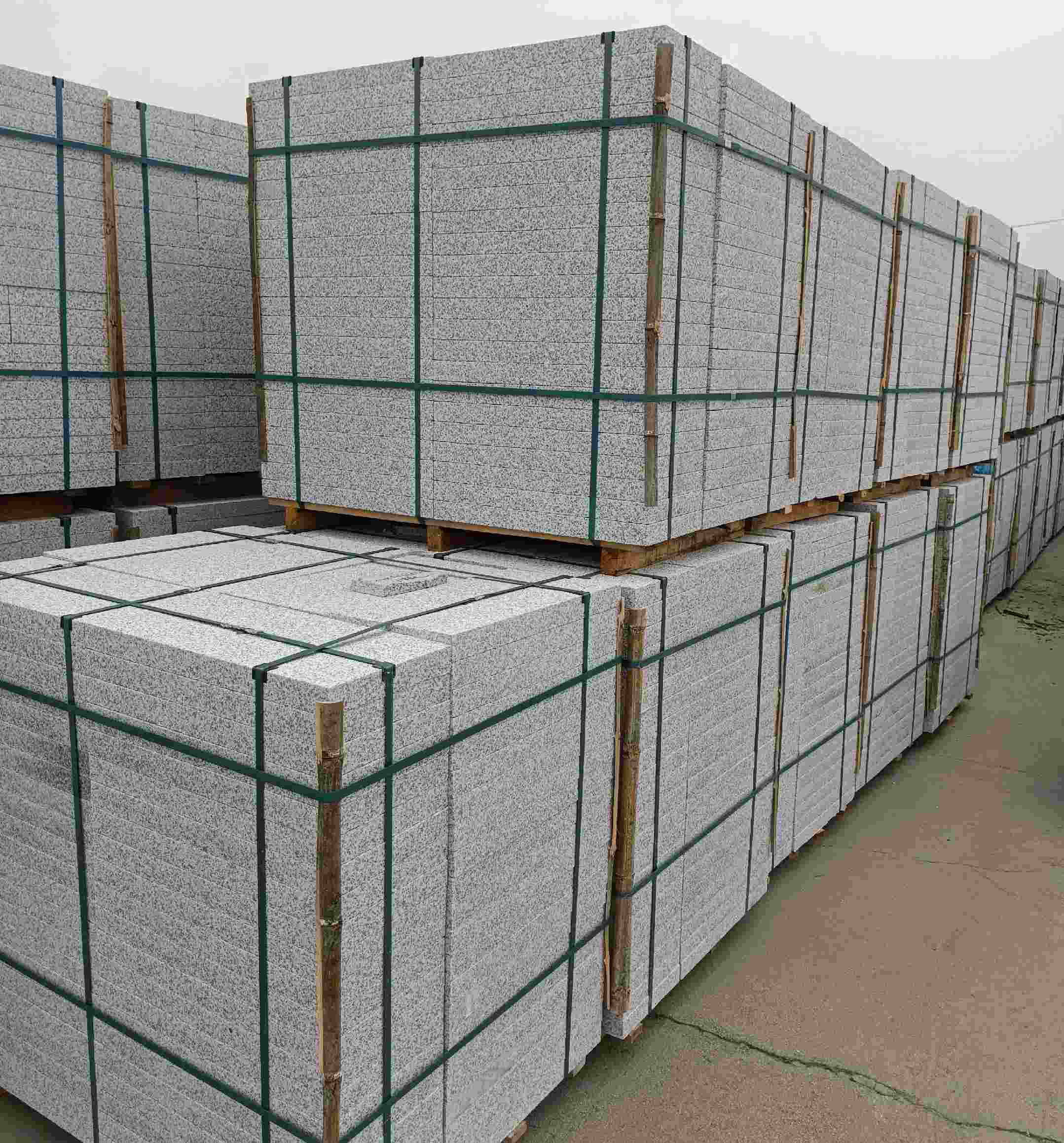 铁岭 白麻花岗岩石材荔枝面地铺石（300*600*50）