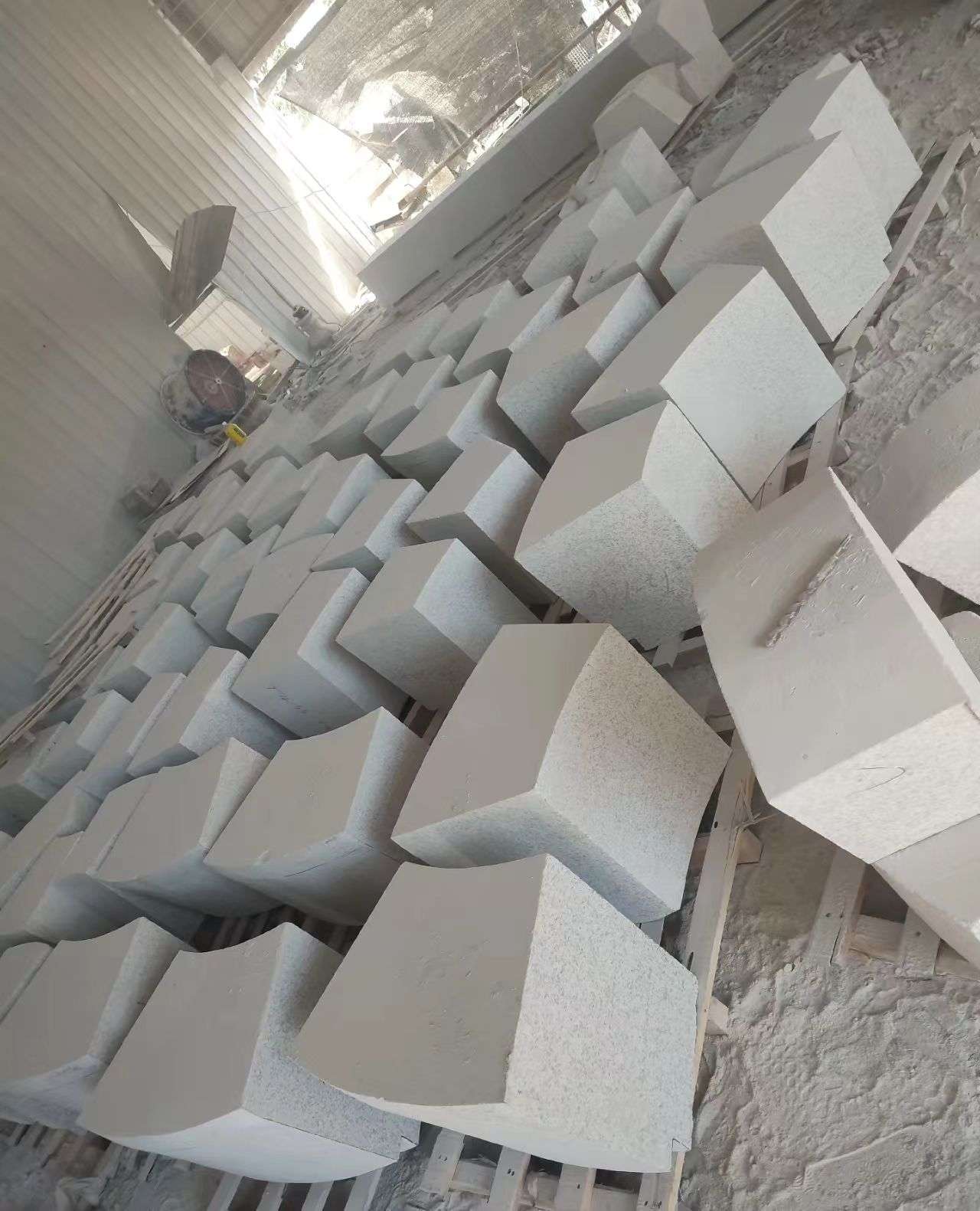 铁岭 白麻花岗岩异形坐凳