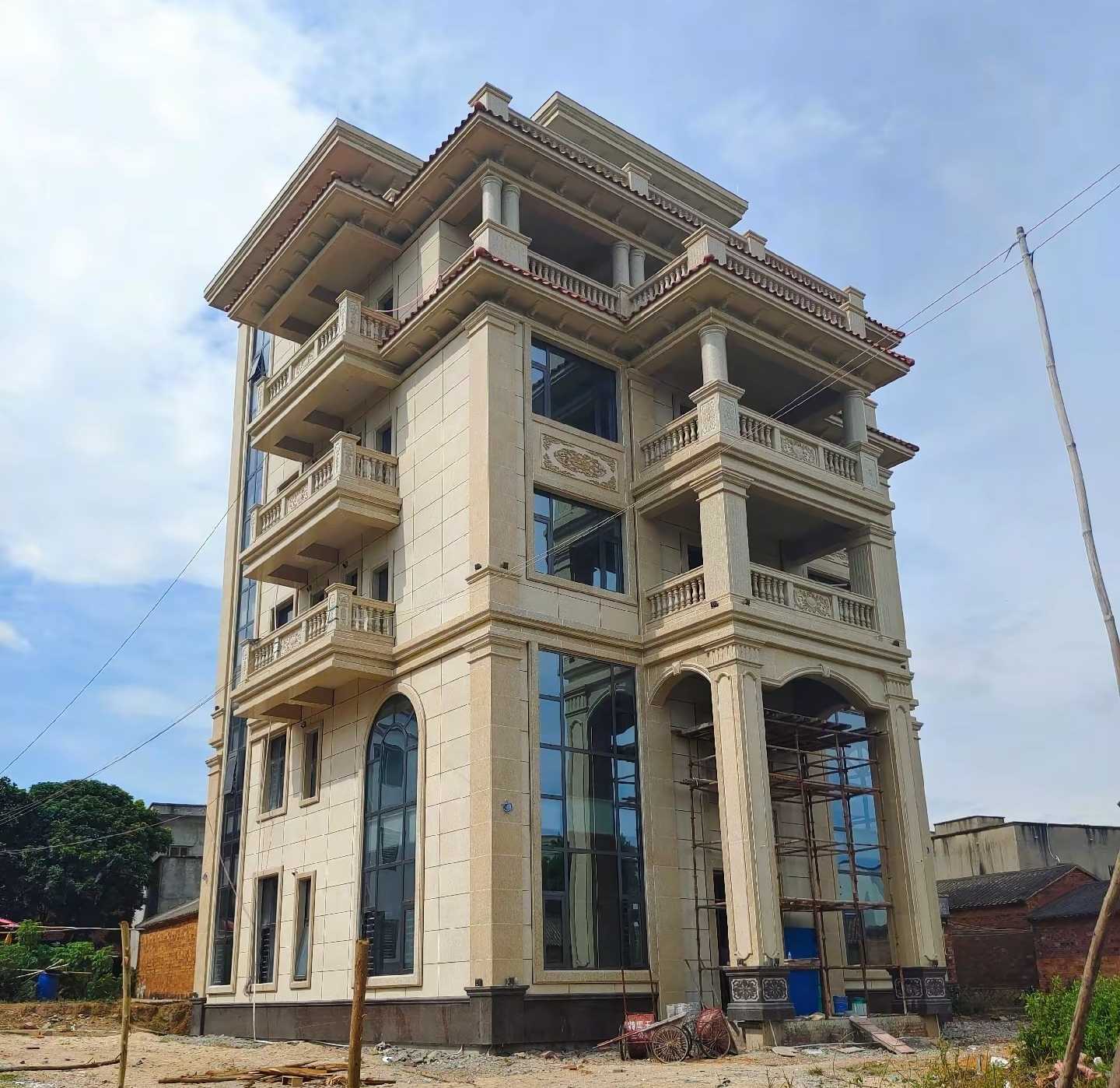 铁岭 黄金麻花岗岩石材别墅外墙干挂搭配（雕花栏杆花瓶柱门楼罗马柱）