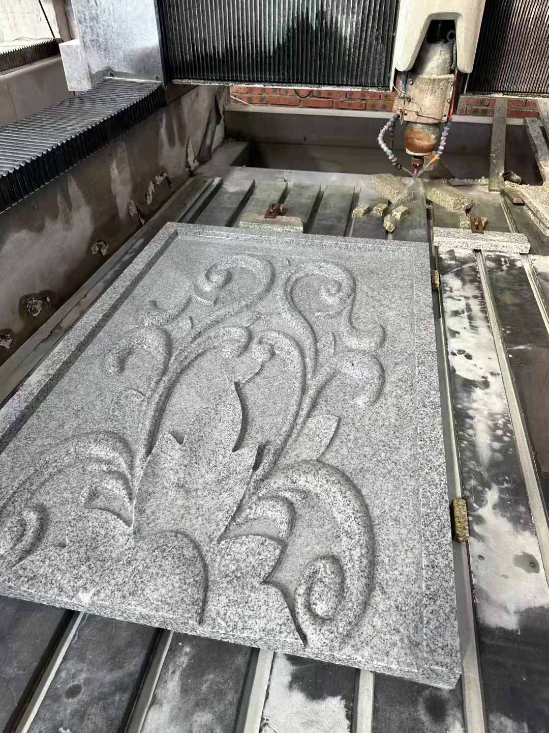 铁岭 白麻别墅干挂雕花板