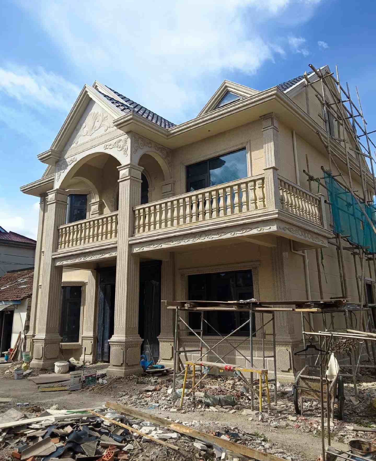 铁岭 黄金麻花岗岩石材私人别墅雕花门楼柱阳台栏杆