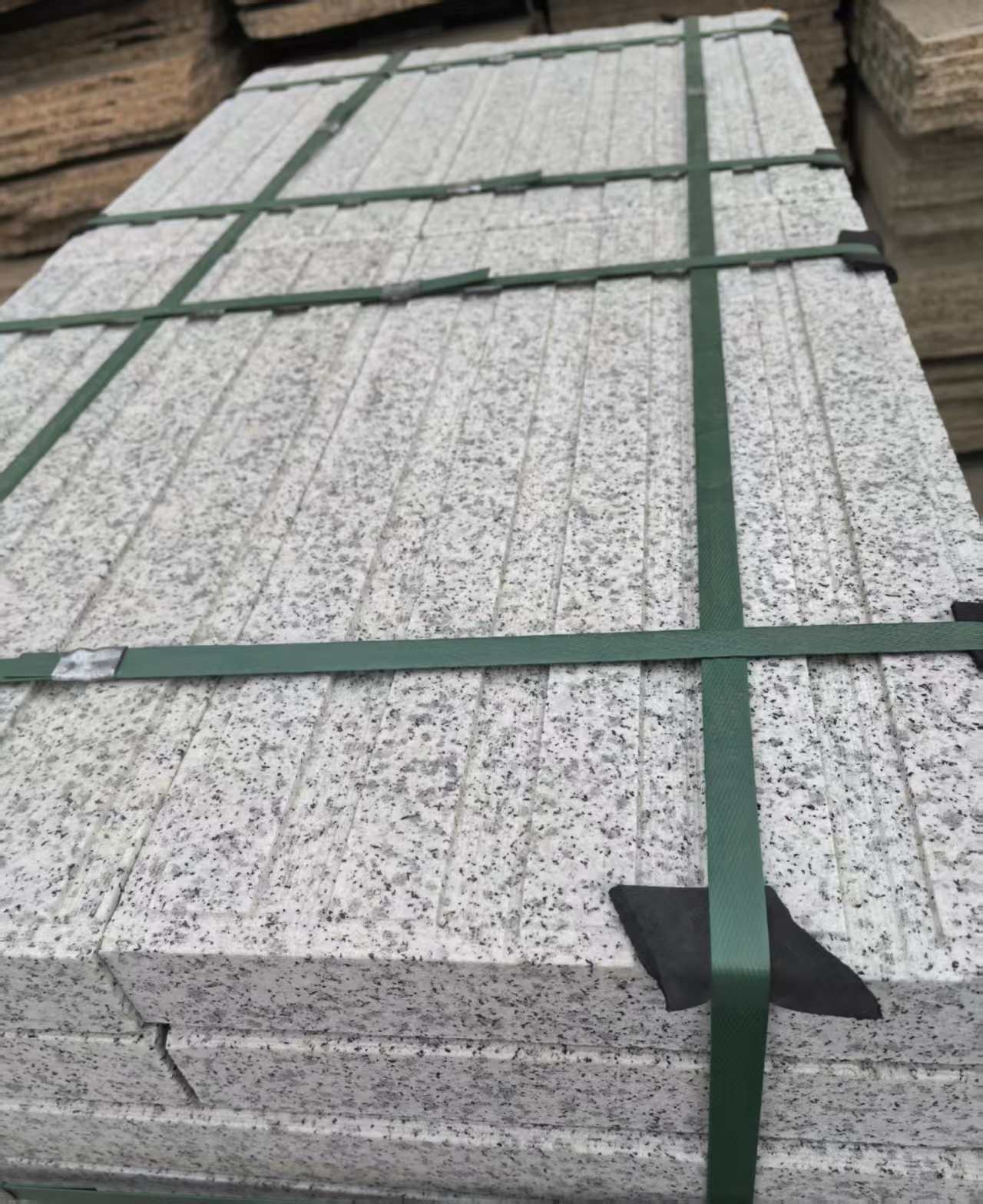 铁岭 白麻花岗岩直行盲道石，盲条，地铺石