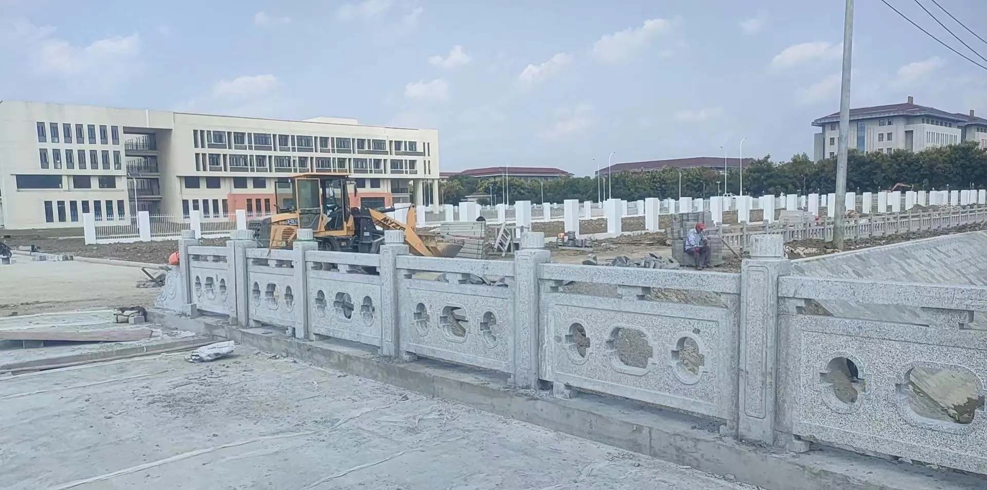 铁岭 白麻花岗岩荔枝面河道栏杆