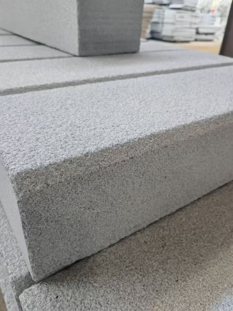 铁岭 芝麻灰荔枝面路沿石