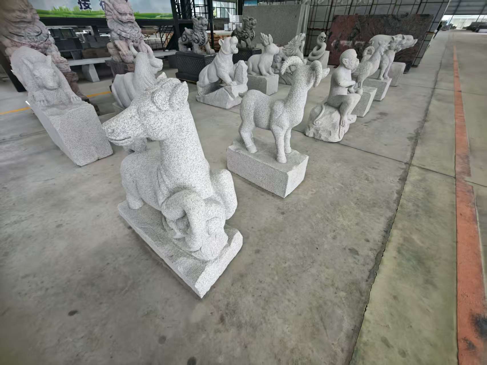 铁岭 芝麻白花岗岩造型立体雕刻——十二生肖